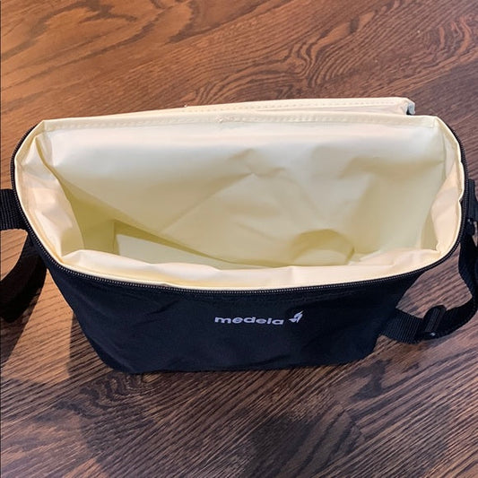 #181 -Like New Medela Black Cooler *REDUCED*
