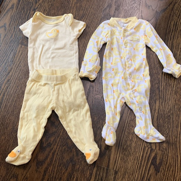 #181 - Gender Neutral Yellow Duck Print Newborn Baby Set - NB