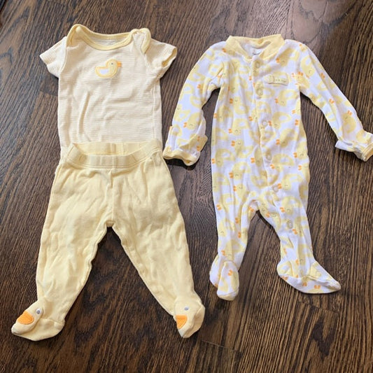 #181 - Gender Neutral Yellow Duck Print Newborn Baby Set - NB