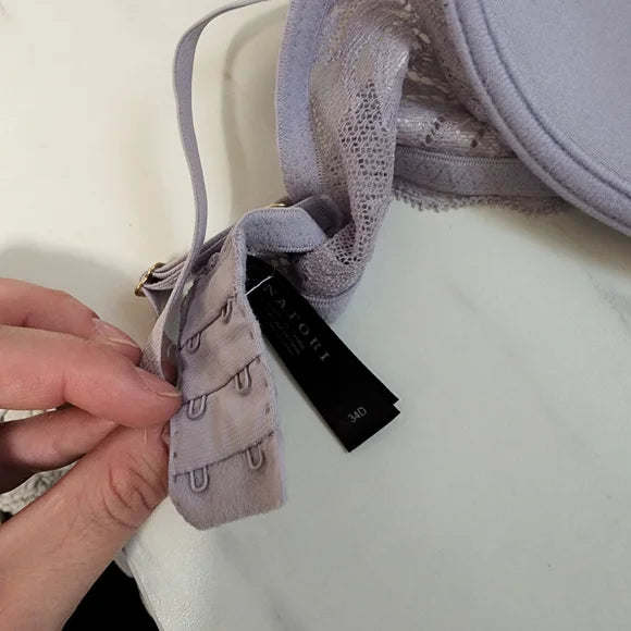 #178 Natori Feathers size 34D