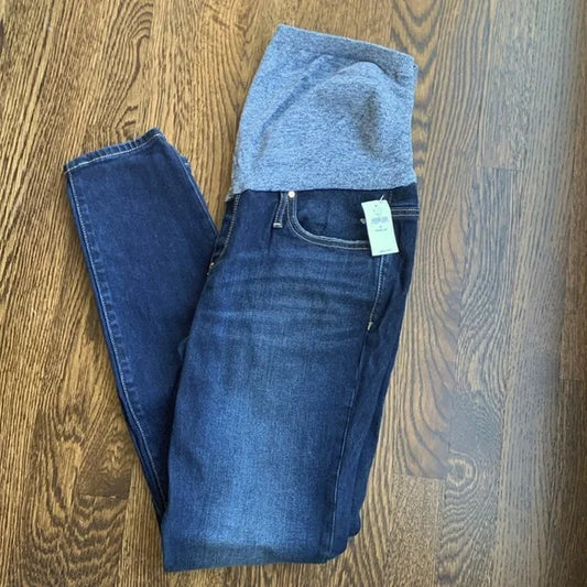 #181- NWT Gap Maternity True Skinny Jeans Denim - Size 28