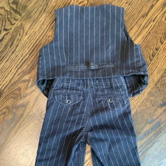 #181 - Baby Gap Toddler Holiday Vest/Pants Set (18-24mo)