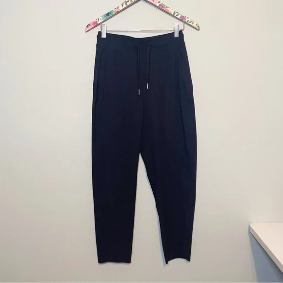 #118 | Size 4 | Women's Sweaty Betty Explorer Tapered Athletic Pants Black