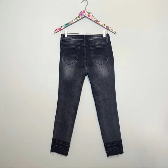 #118 | Size 27 | Women's Driftwood Jackie Embroidered Hem Skinny Jeans Faded Black Sundance