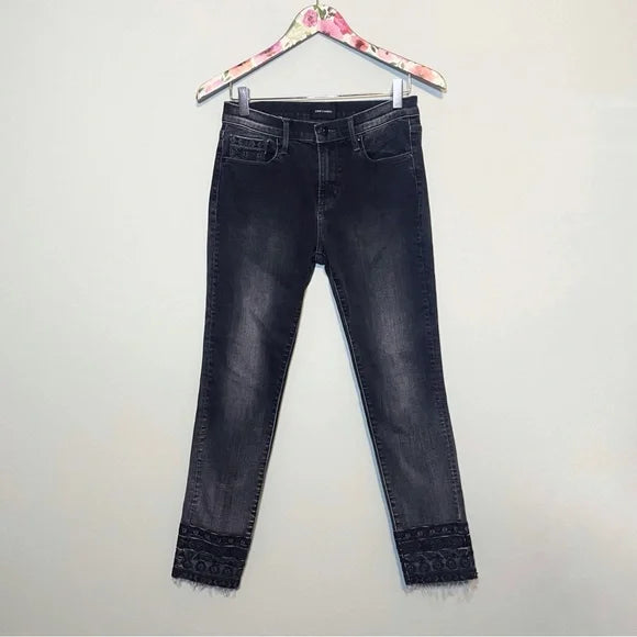 #118 | Size 27 | Women's Driftwood Jackie Embroidered Hem Skinny Jeans Faded Black Sundance
