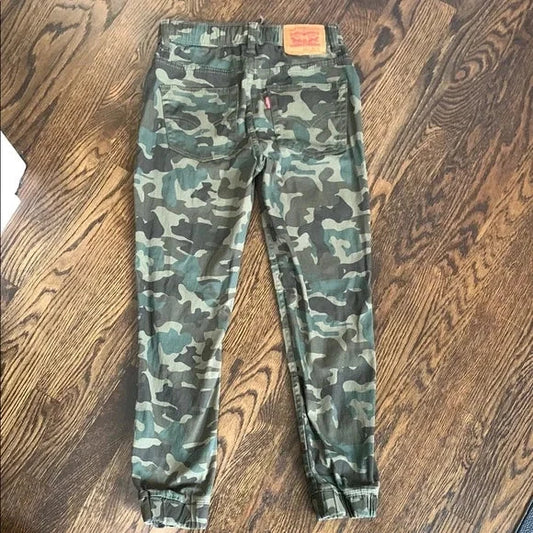 #89 - NEW Levi's Camouflage Boys Jogger Pants - Size 12
