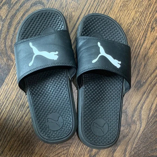 #181 - Puma Black Soccer Sports Slide Sandals - Size 5 Big Boy