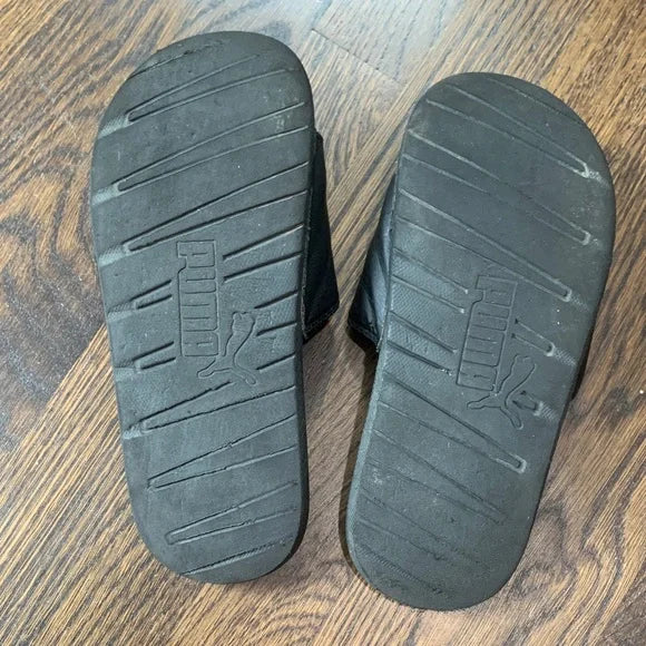 #181 - Puma Black Soccer Sports Slide Sandals - Size 5 Big Boy