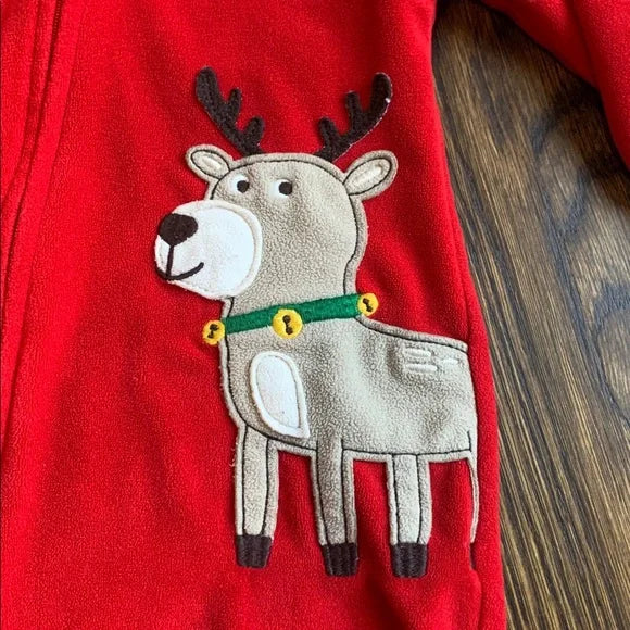 #91 - Carter's Red and Green Holiday Reindeer Baby Footed Onesie Pajamas PJ (12mo)