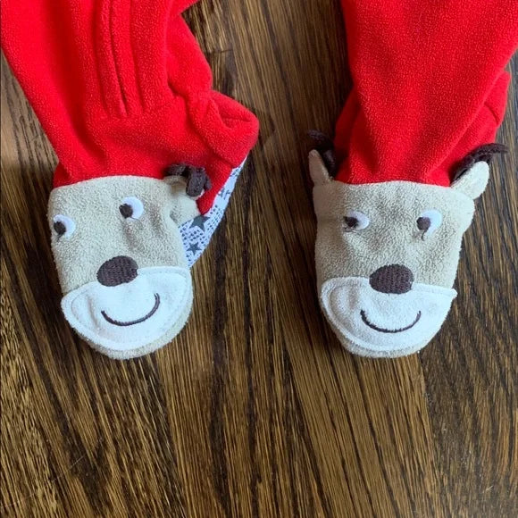 #91 - Carter's Red and Green Holiday Reindeer Baby Footed Onesie Pajamas PJ (12mo)
