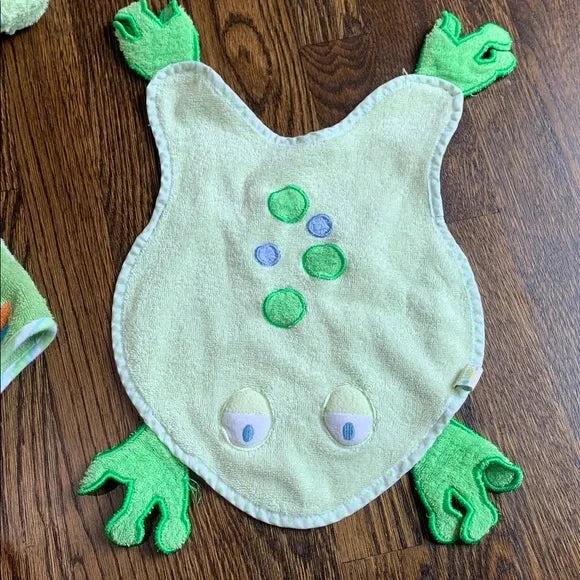 #91 - Green Baby Bathrobe and Frog Towel Set - 0-9mo