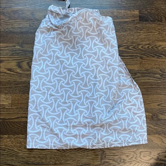 #91 - Pottery Barn Bebe Au Lait White and Gray Patterned Nursing Cover