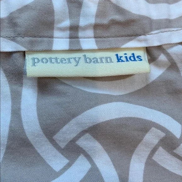 #91 - Pottery Barn Bebe Au Lait White and Gray Patterned Nursing Cover