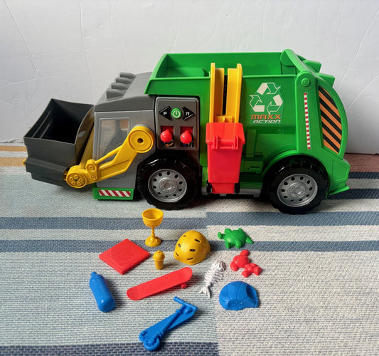#43 Maxx Action Recycling Truck *REDUCED