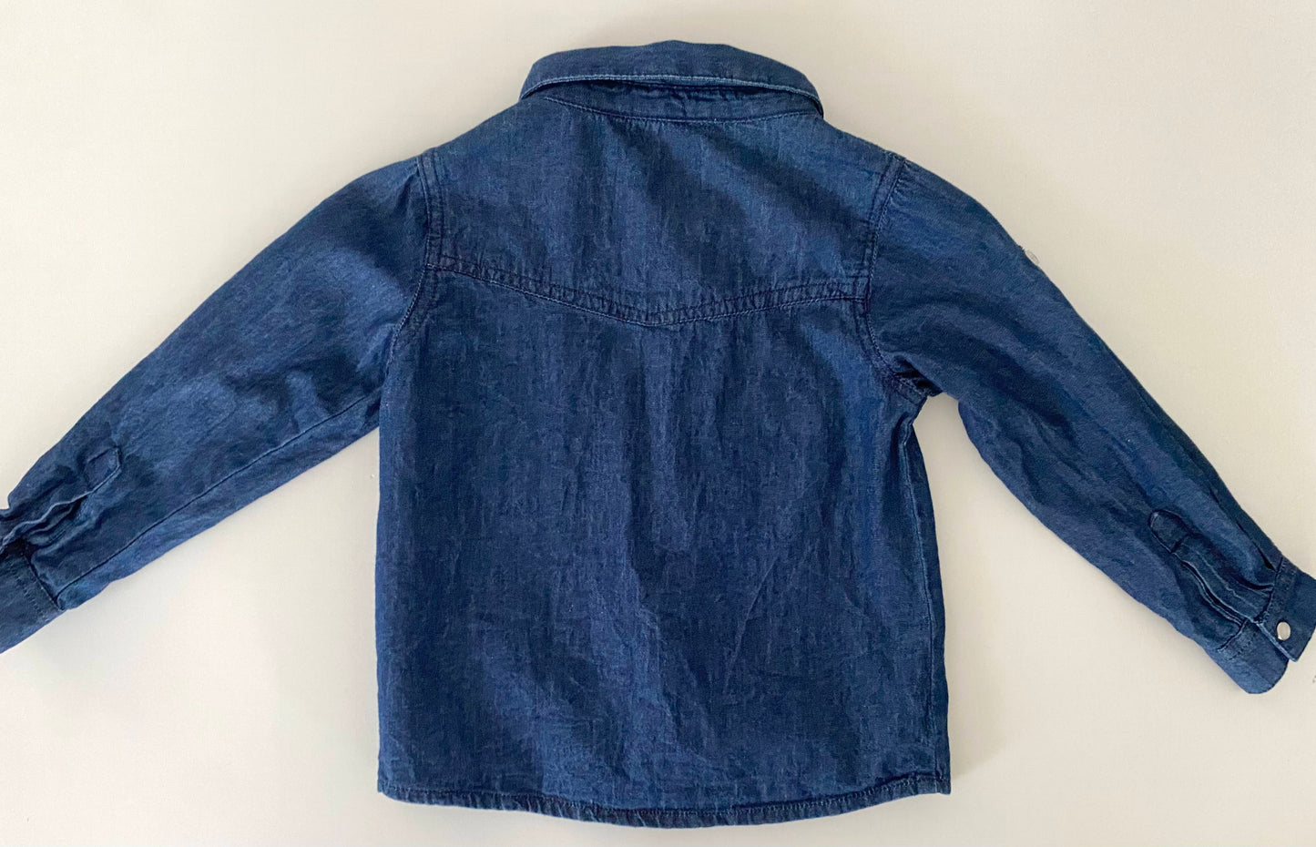 #95B EUC Mes Petits Cailloux Chambray Button Down Shirt, Boys 3T