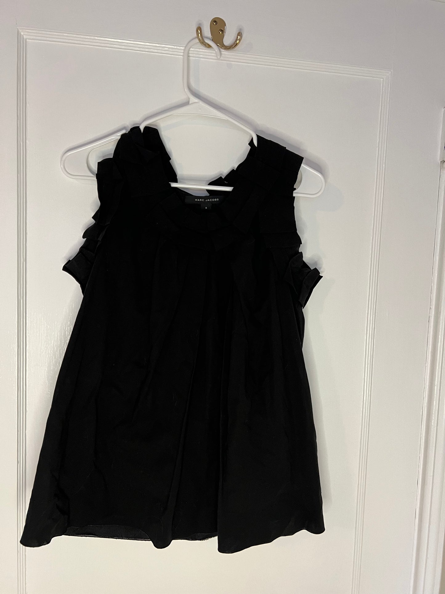 Marc Jacobs Size 4 Black Sleeveless Ruffled Dressy Shirt Top EUC PPU 45208 or Spring Sale