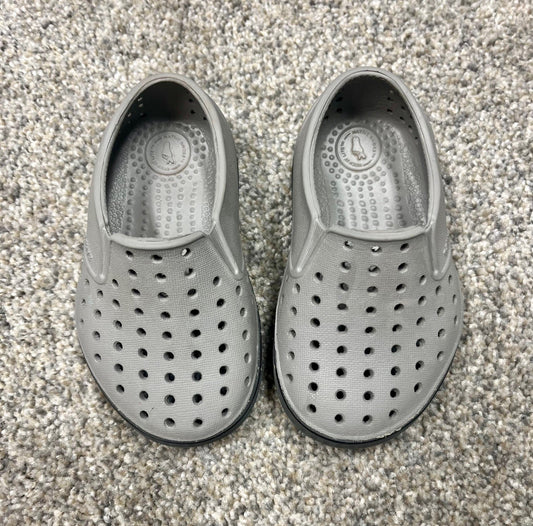 #43 Native Miles Shoes Boys or Girls C5 EUC