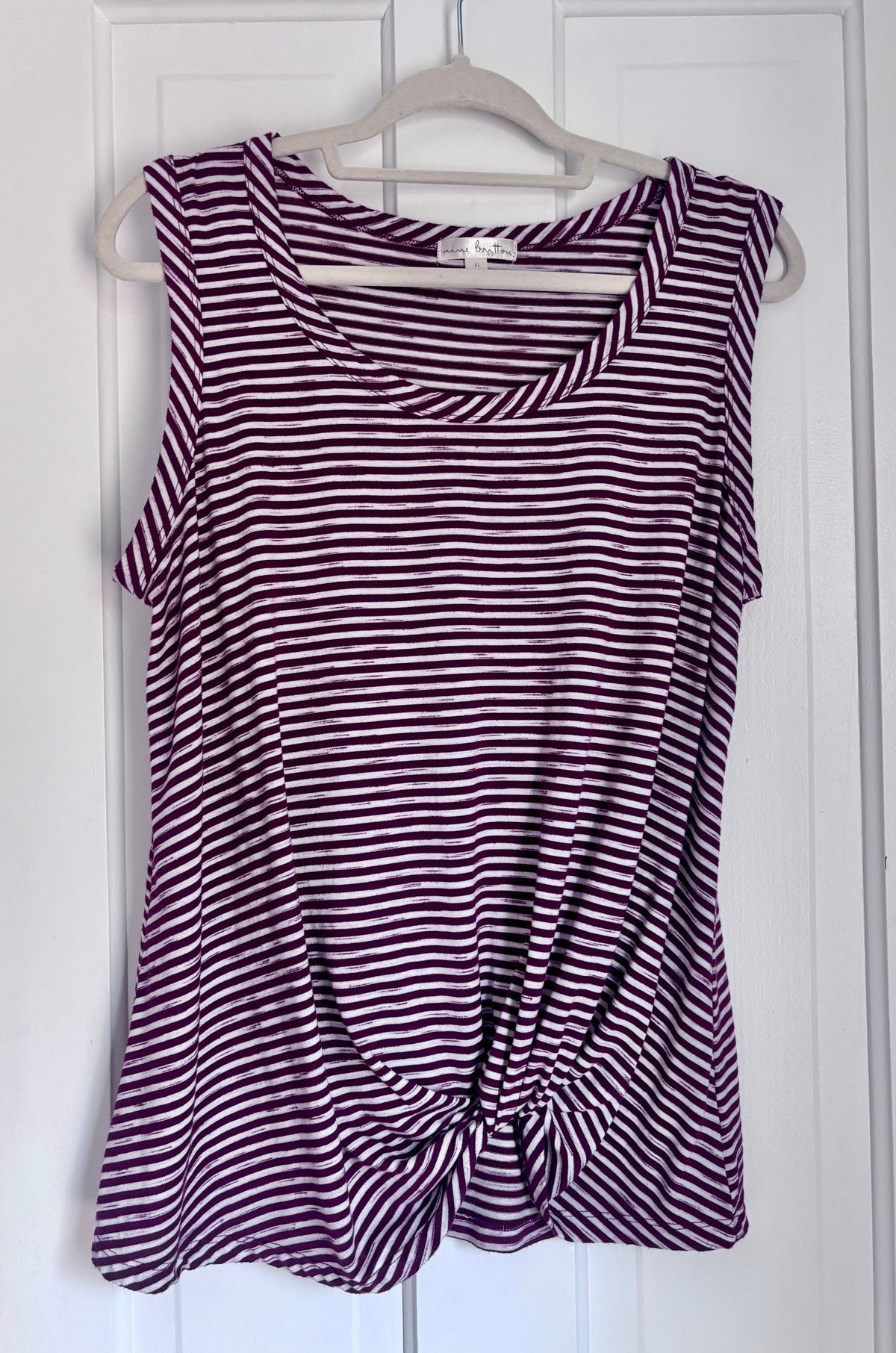 #154 Nine Britton Tees Women's XL VGUC