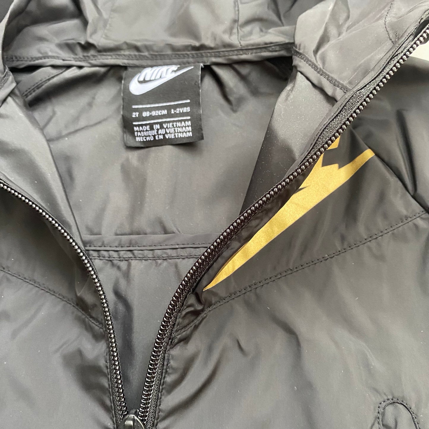 Nike rain jacket, 2T (NWOT)