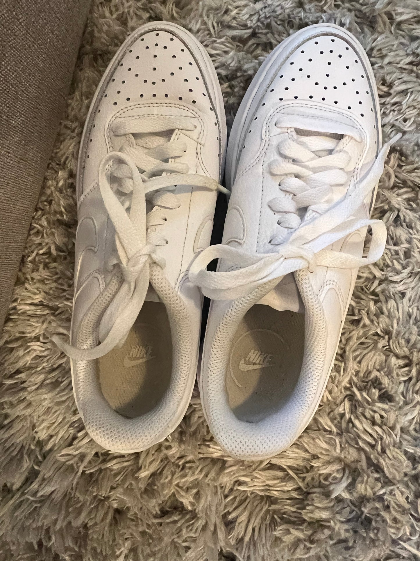 Nike White Low Top Platform Lace Up Sneakers Size 7 EUC PPU 45208 or Spring Sale