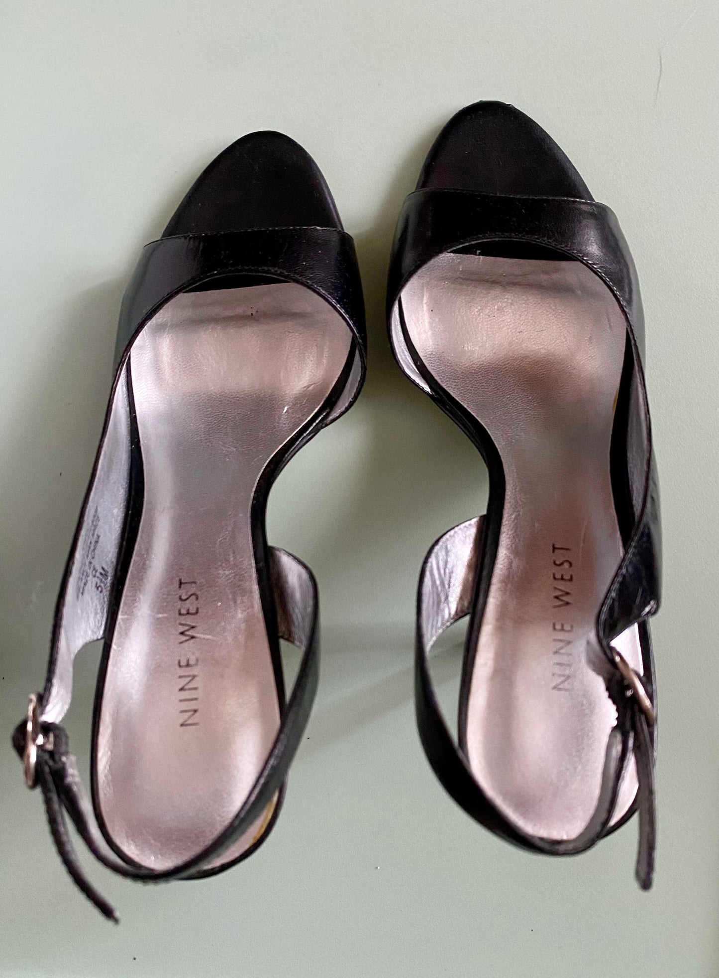 #95B VGUC Nine West Jonnio Black Leather Heels, Women's Size 5.5