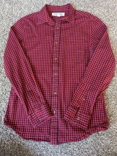 Old Navy everyday shirt, slim fit, build in flex, size M EUC