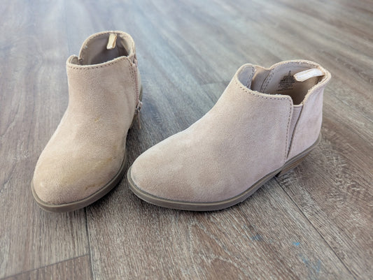 #144 - Girls Old Navy Booties Size 8T