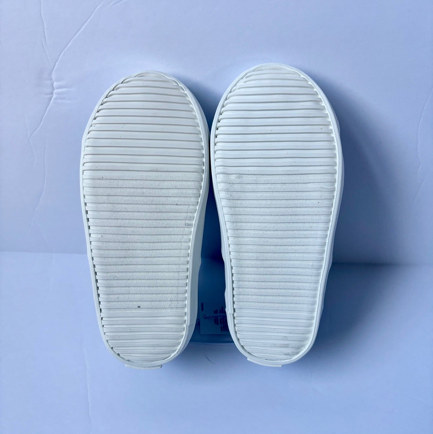 #43 Old Navy Slip On Sneakers Boys or Girls 7 NWT