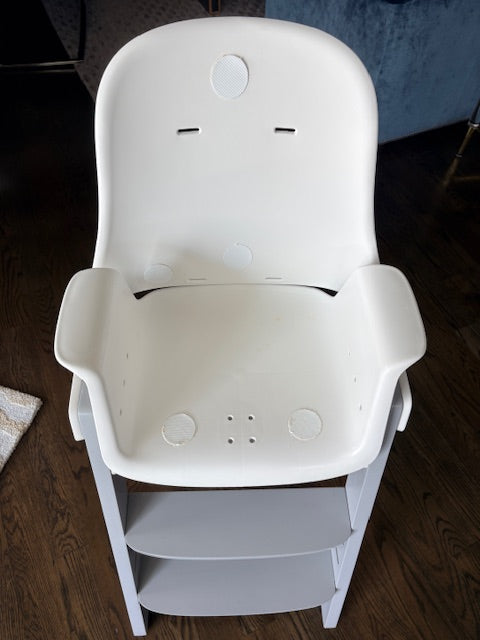#104 Oxo Sprout High Chair