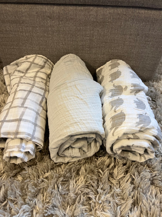 Pottery Barn Set of 3 Organic Muslin Baby Swaddle Blankets PPU 45208 or SCO Spring Sale