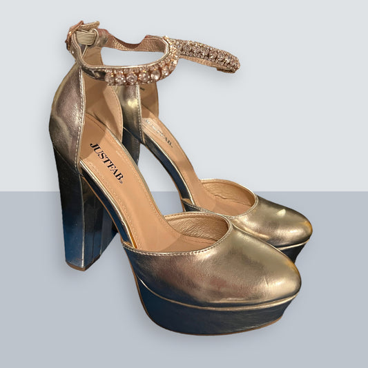 Women's Shoes - Size 7.5 - Gold Platforms