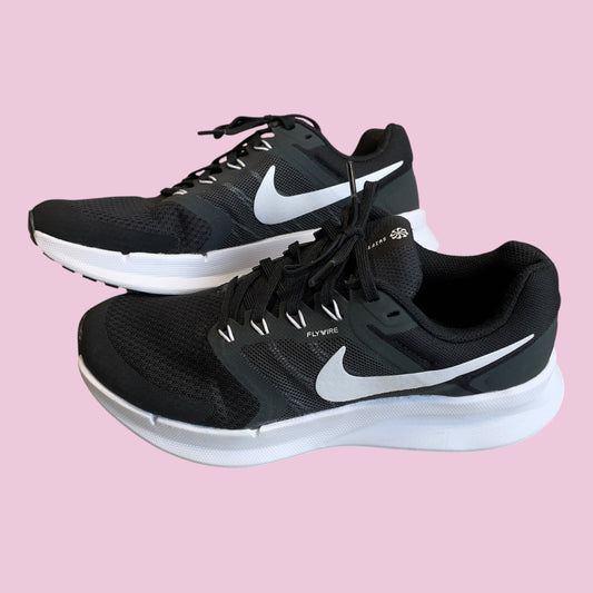 #1 Women's 8.5 Nike Run Swift NEW REDUCED