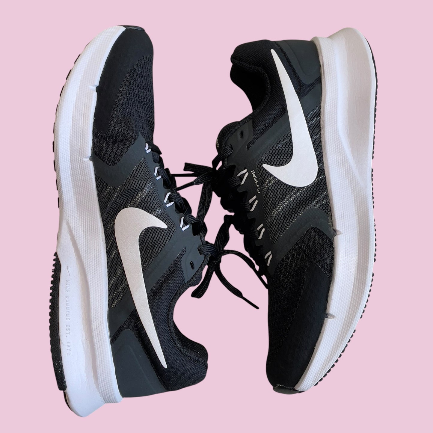 #1 Women's 8.5 Nike Run Swift NEW REDUCED