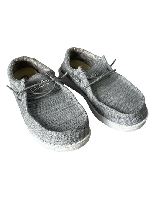 Seller #140 Boys Hey Dude shoes size Y4