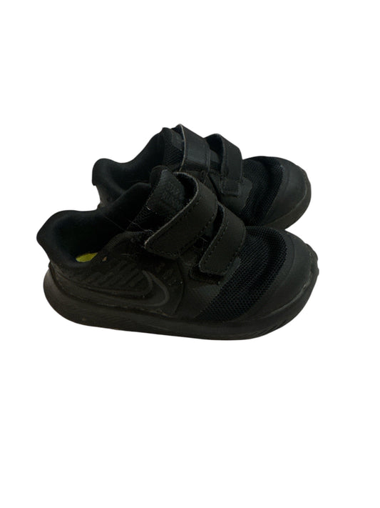 #28 REDUCED Nike Black Velcro Strap Sneakers Size 6C