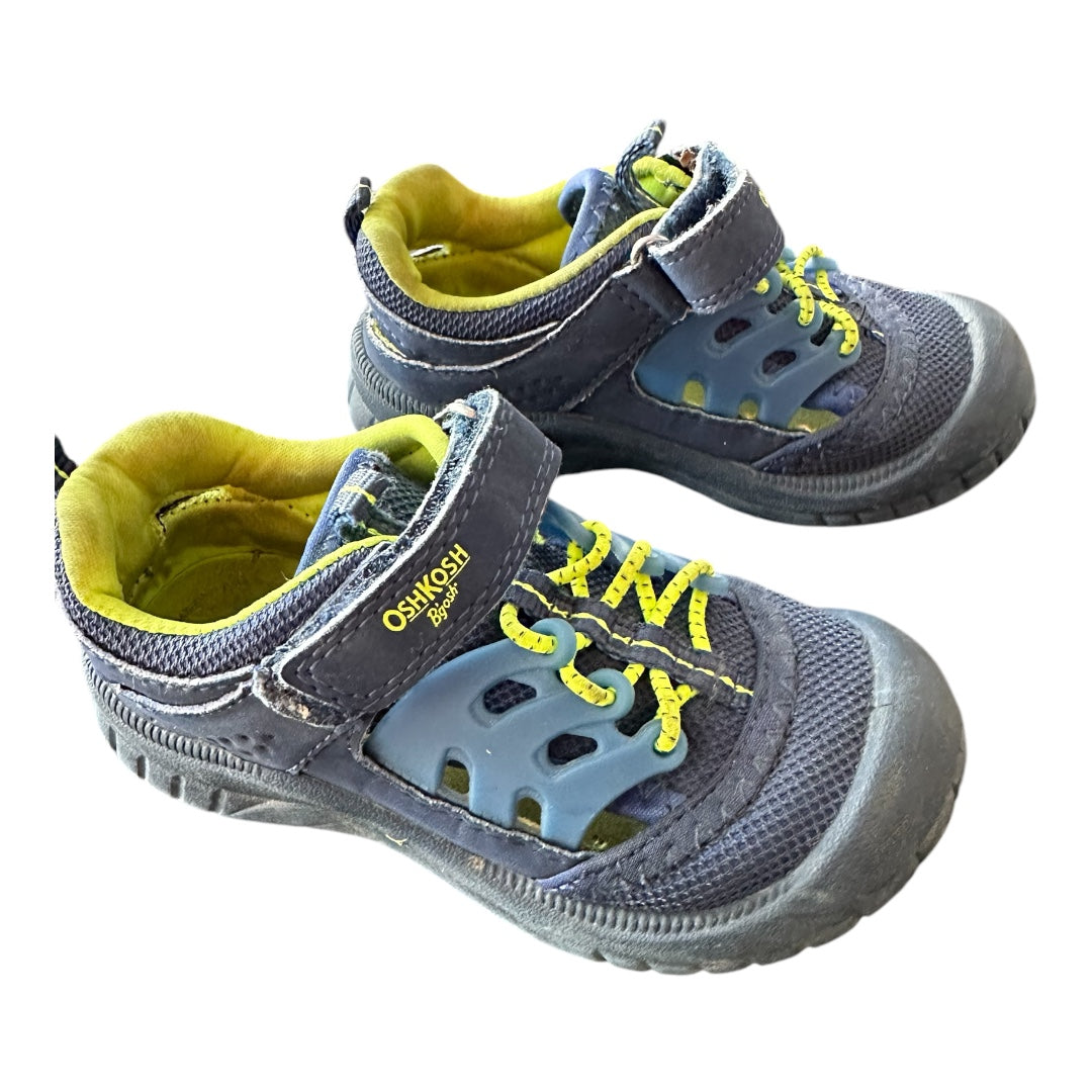 #169 Boy's Size 8 Osh Kosh Shoes *REDUCED PRICE