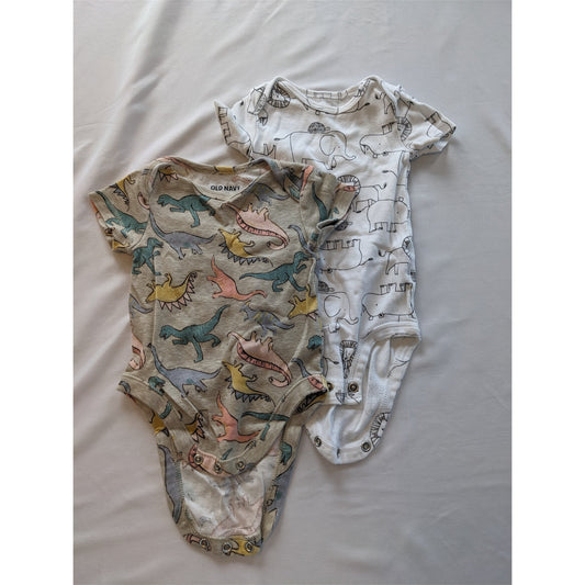 #113 Gender Neutral Onsie Bundle 0-3 month