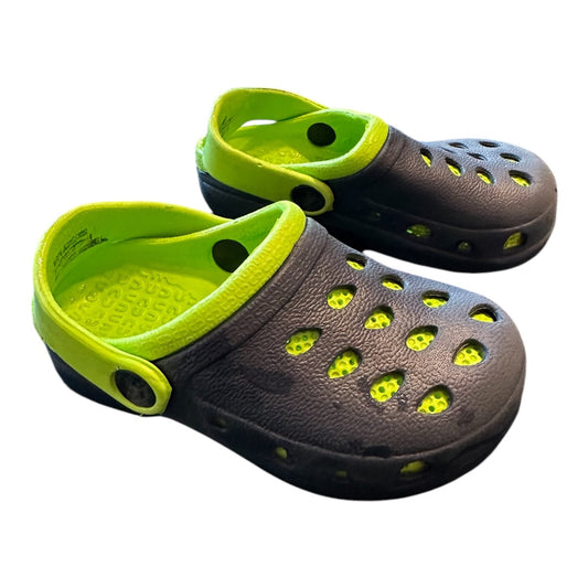 #169 Boy's Toddler Size 6/7 Slip On Shoes *REDUCED PRICE