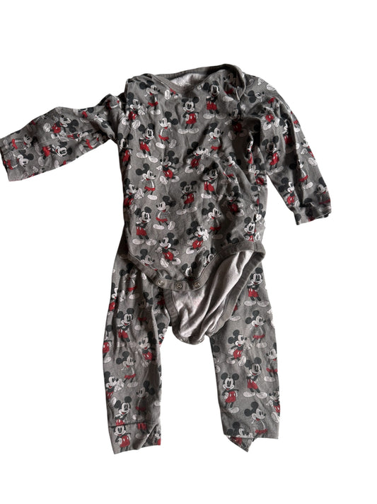 104 - Gap 18 mo Disney Mickey collab