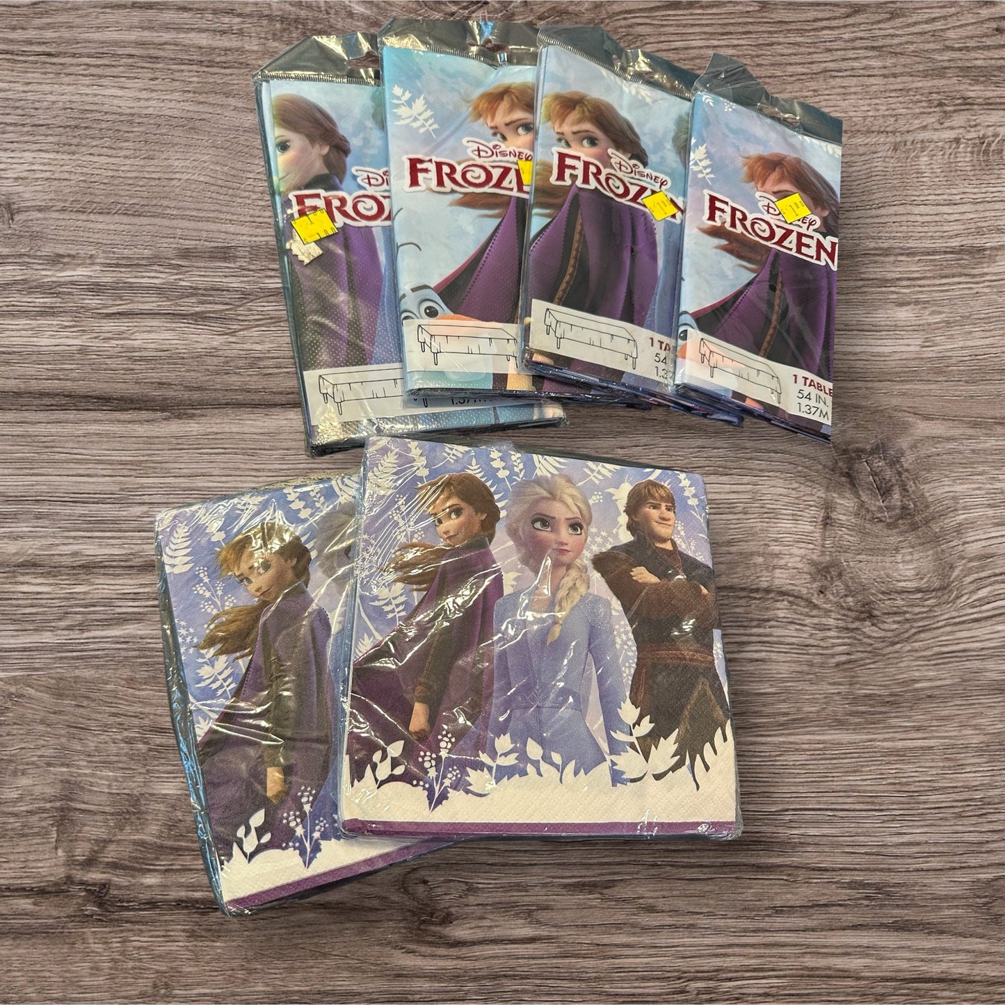 #169 Frozen Birthday Decorations- NEW *REDUCED PRICE