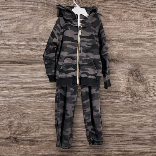 #169 Boy's 3T Carter’s Outfit *REDUCED PRICE