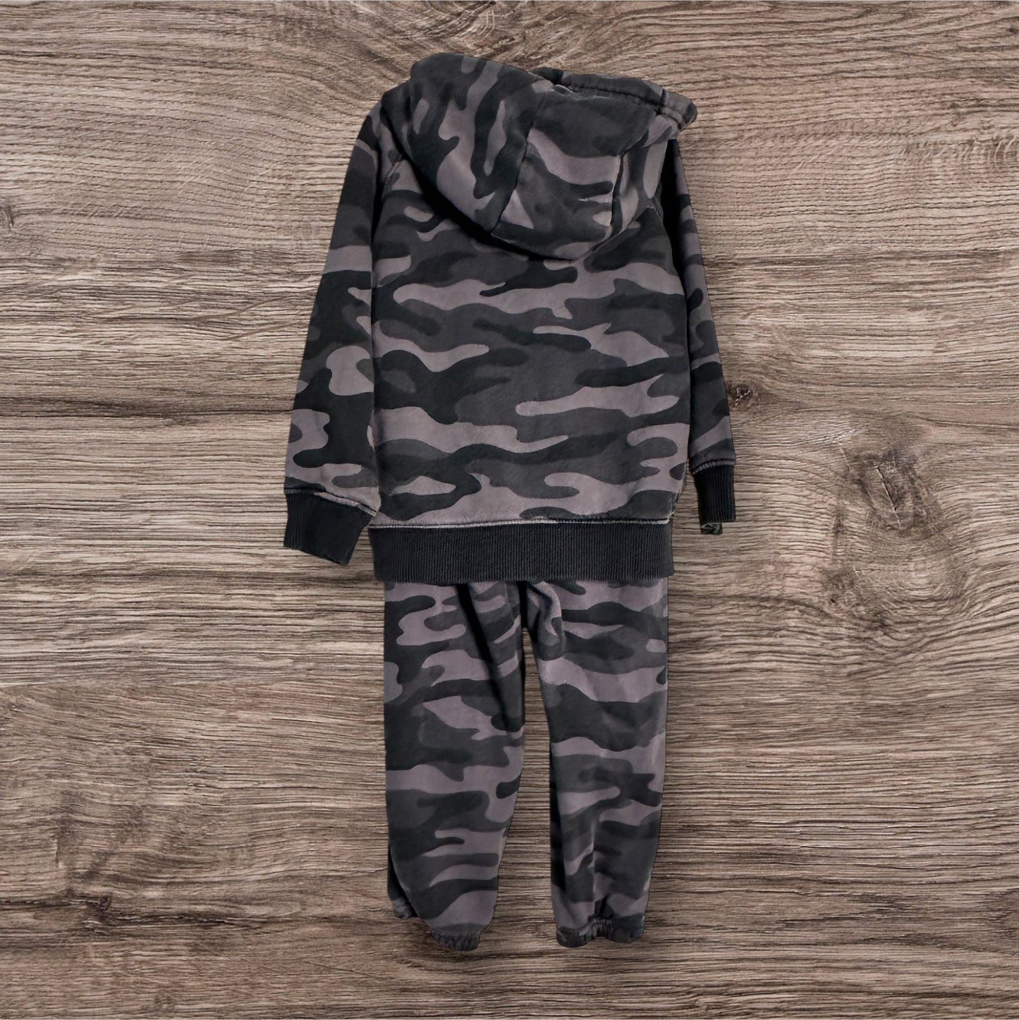 #169 Boy's 3T Carter’s Outfit *REDUCED PRICE