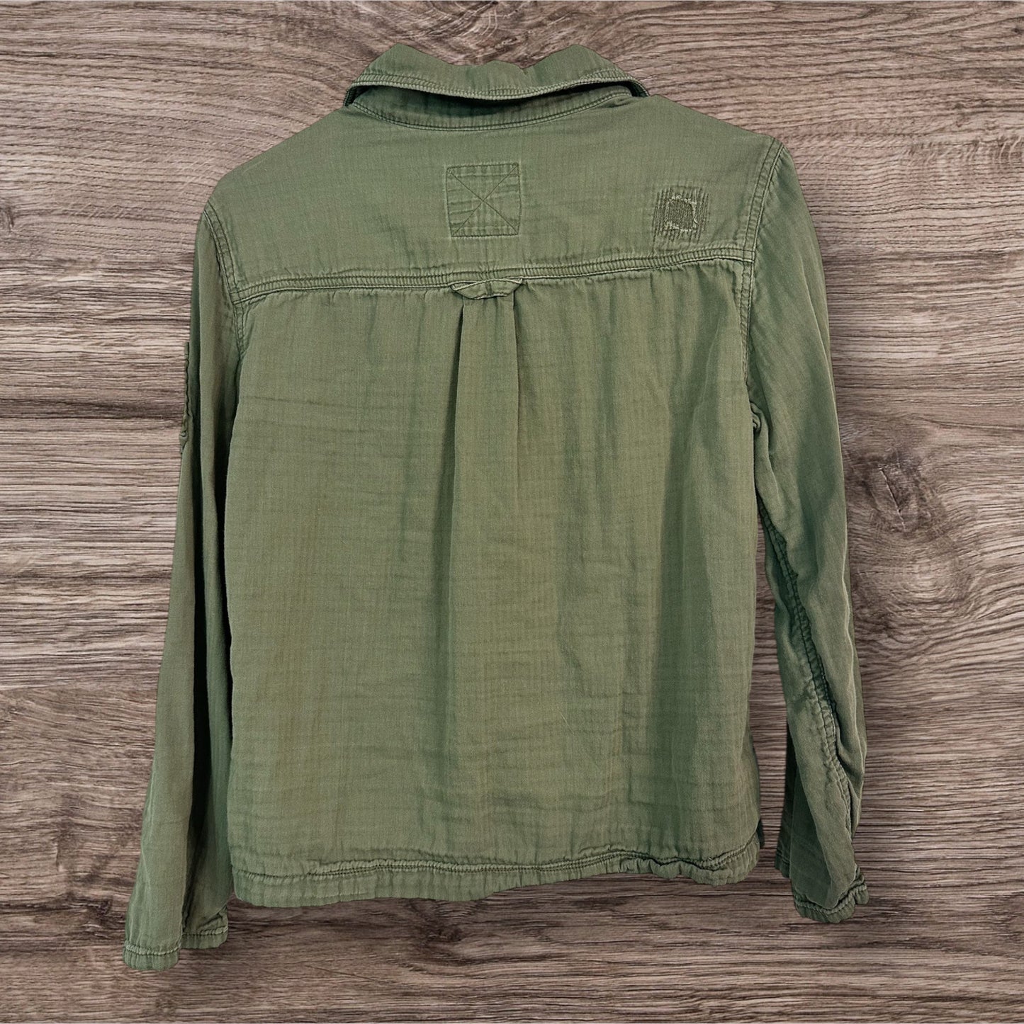 #169 Women's Medium American Eagle Shirt