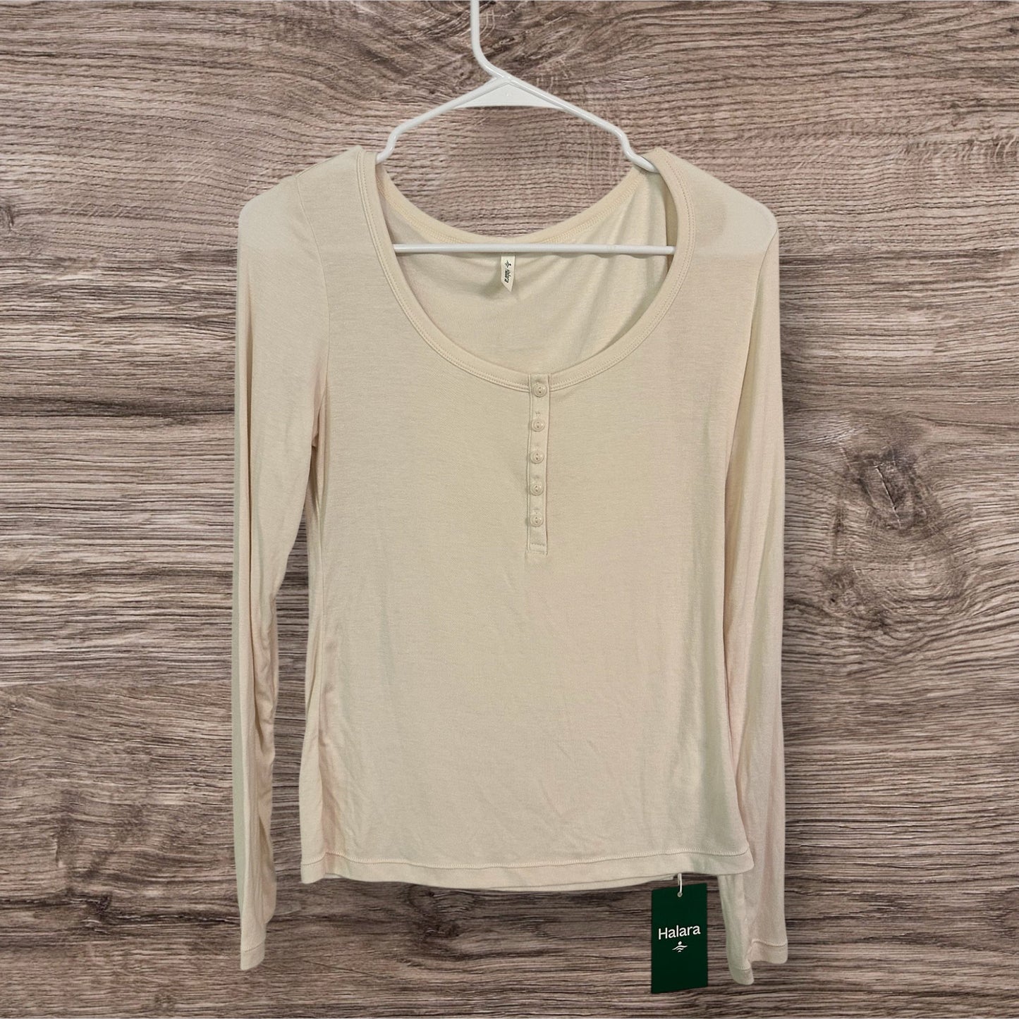 #169 Women's Medium Halara Top- NWT