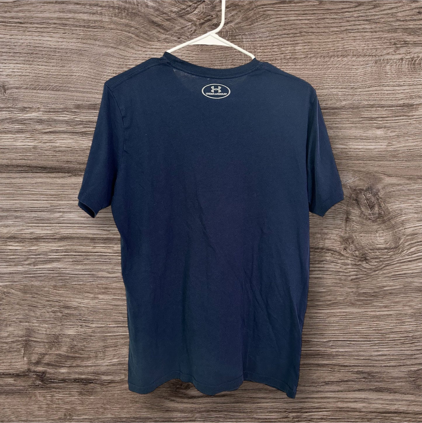#169 Men’s Medium Under Armour Shirt *REDUCED PRICE