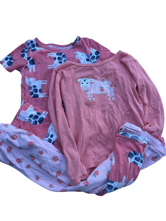 104 - Carters sz 5 Cow w/ slippers pjs
