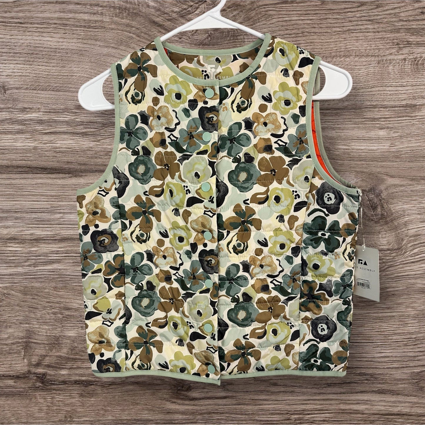 #169 Girl's Medium (7/8) Free Assembly Vest-NWT