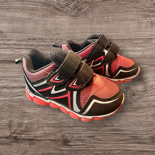 #169 Boy's Size 8 Gym Shoes *REDUCED PRICE