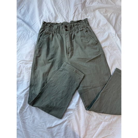 #113 Universal Threads Women’s Paperbag Pants 10