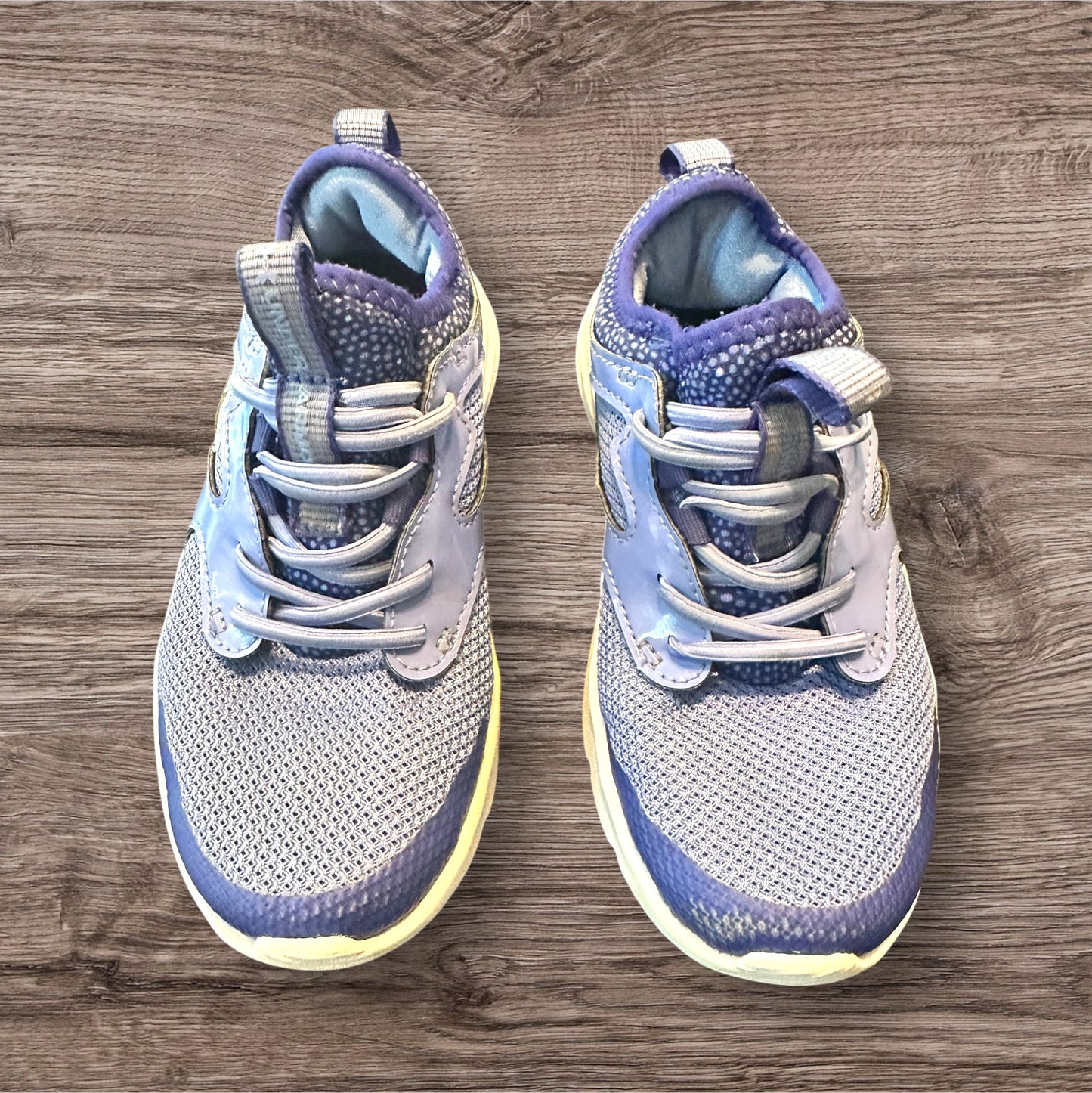 #169 Girl's Size 11 Under Armour Shoes